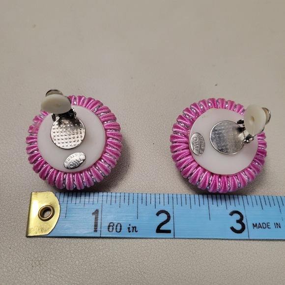 Vintage TWO SISTERS Signed Pink Fabric Silver Tone Round 1.25" Clip-On Earrings - Picture 2 of 2